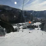 Moni / Golf & - 9