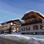 Moni / Golf & - 9 Appartement *